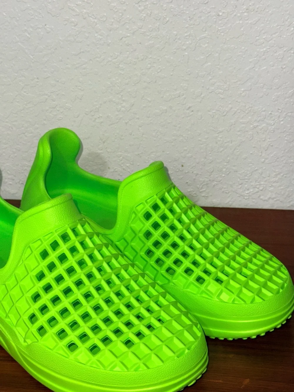Mens Slip-On Foam Clog - Neon Green size 9 Us